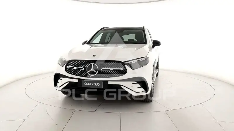 2025 Mercedes Benz GLC 220