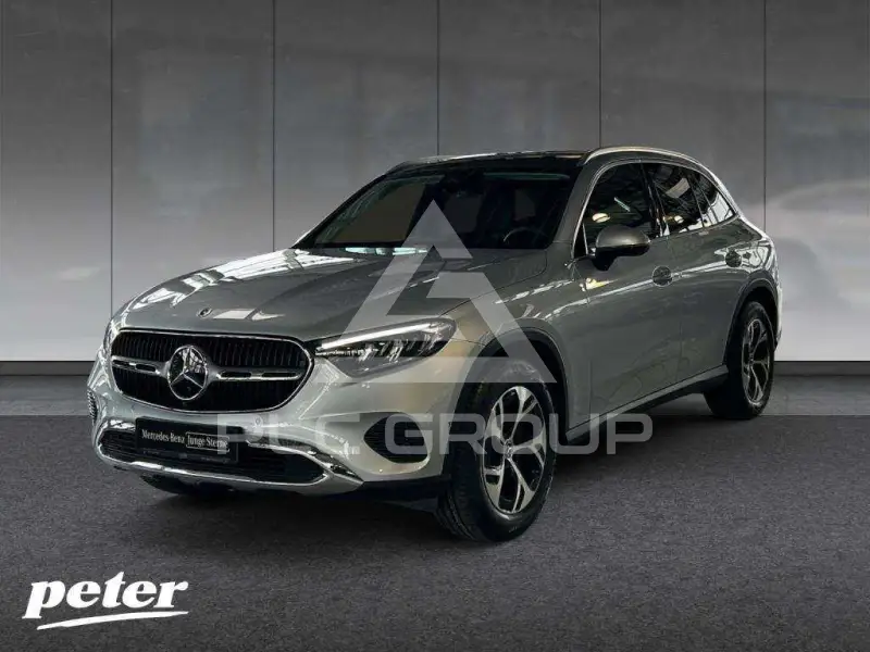 2025 Mercedes Benz GLC 220