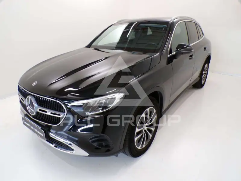 2025 Mercedes Benz GLC 220