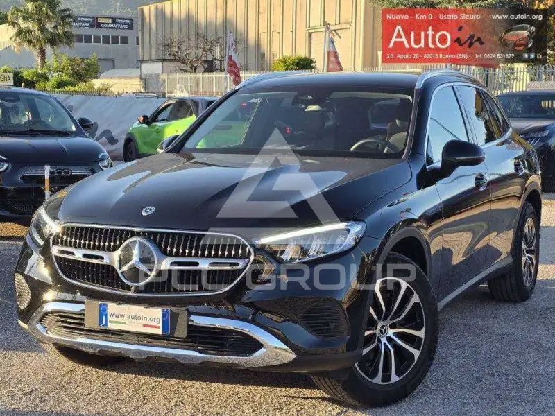2025 Mercedes Benz GLC 220
