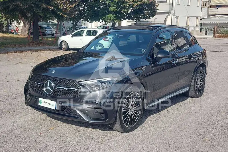 2025 Mercedes Benz GLC 220