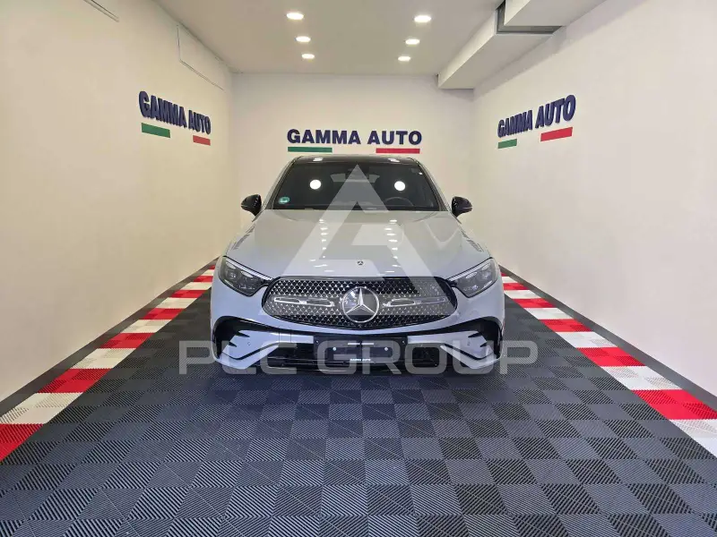 2025 Mercedes Benz GLC 220