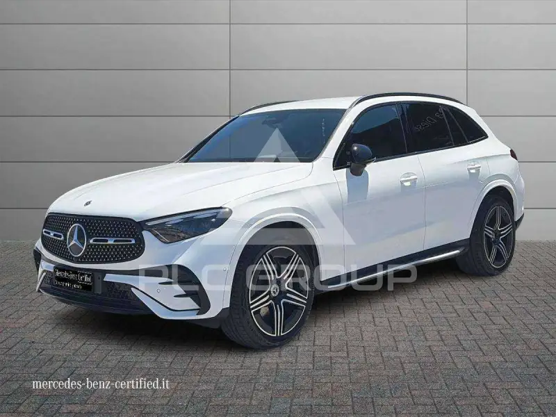 2025 Mercedes Benz GLC 220