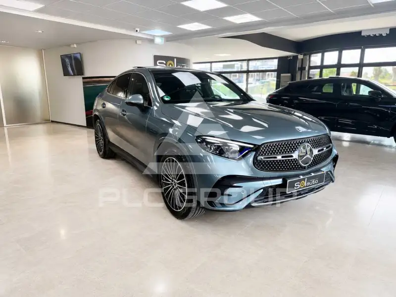 2025 Mercedes Benz GLC 220