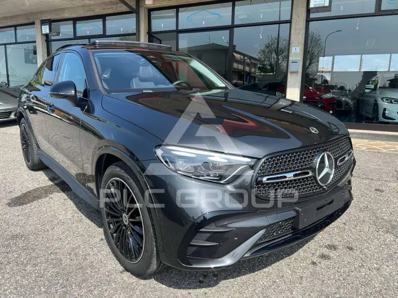 2025 Mercedes Benz GLC 220