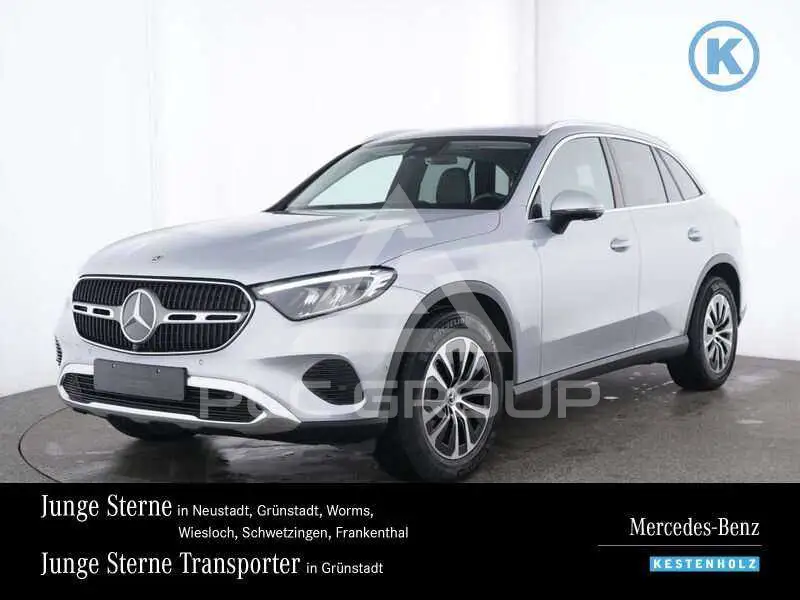 2025 Mercedes Benz GLC 220