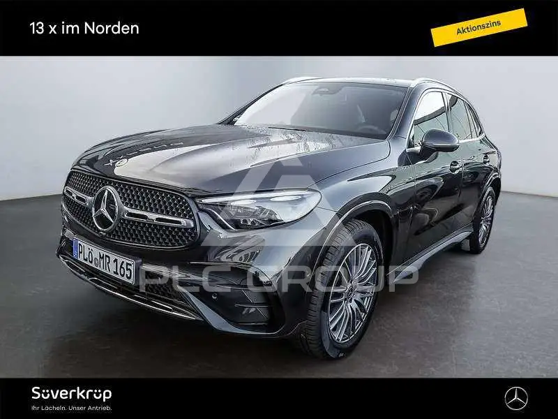2025 Mercedes Benz GLC 220
