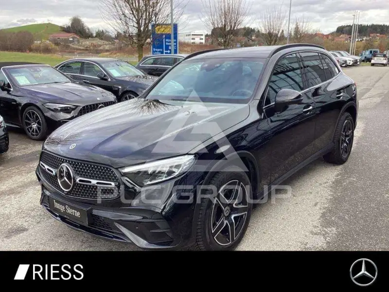 2025 Mercedes Benz GLC 220