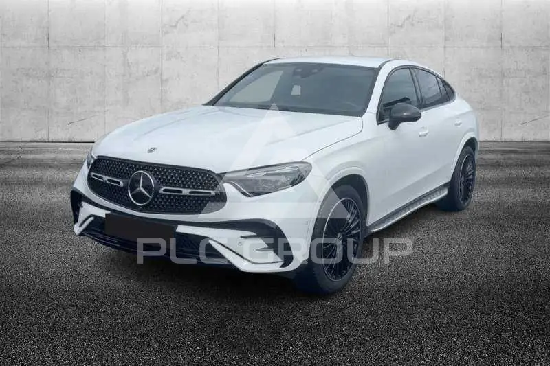 2025 Mercedes Benz GLC 220