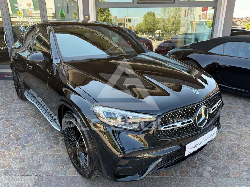 2025 Mercedes Benz GLC 220