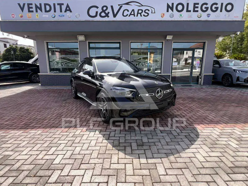 2025 Mercedes Benz GLC 220