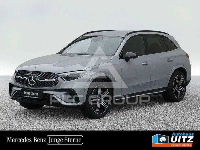2025 Mercedes Benz GLC 220