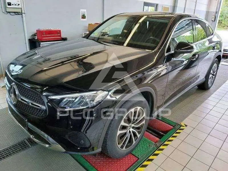 2025 Mercedes Benz GLC 220