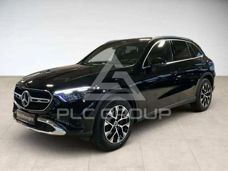 2025 Mercedes Benz GLC 220