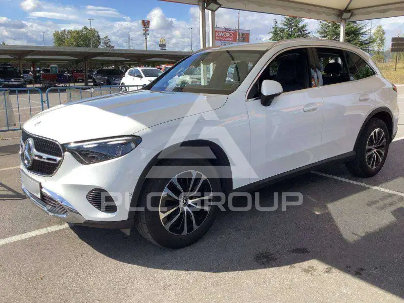 2025 Mercedes Benz GLC 220