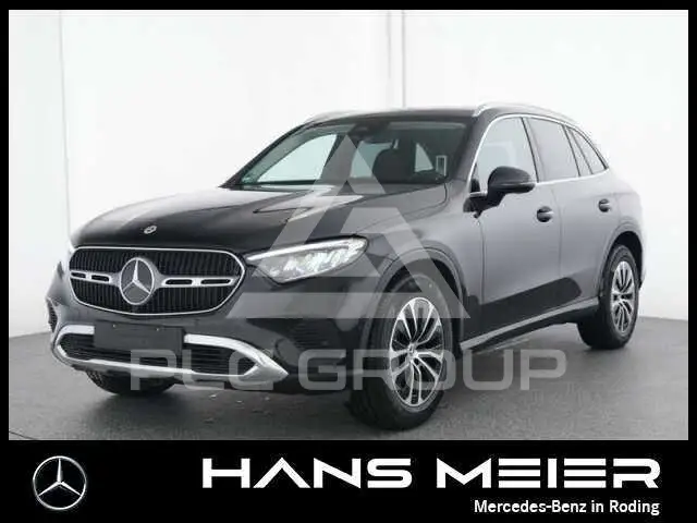 2025 Mercedes Benz GLC 220
