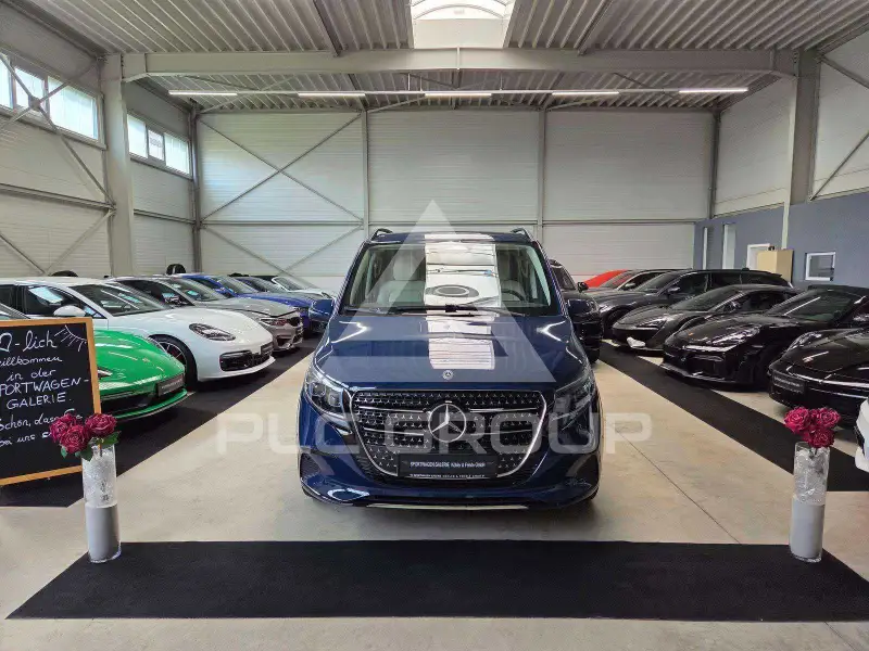 2025 Mercedes Benz V 300