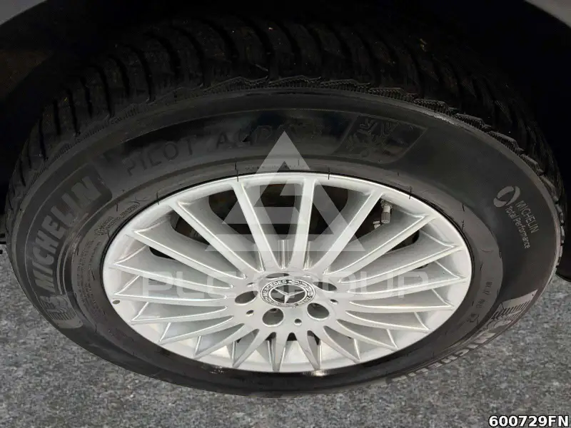 2025 Mercedes Benz V 300