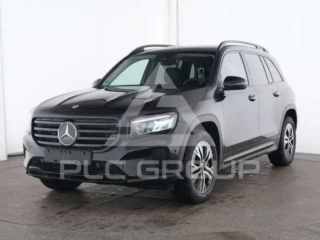 2025 Mercedes Benz GLB 180