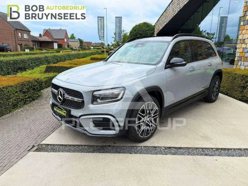 2025 Mercedes Benz GLB 180