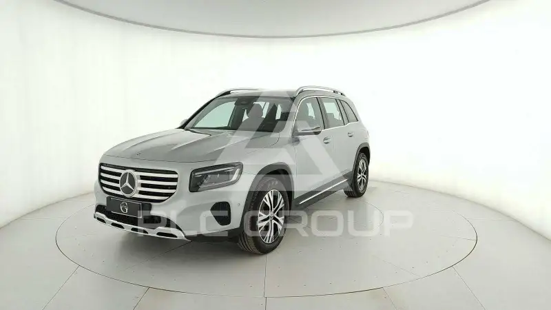 2025 Mercedes Benz GLB 180
