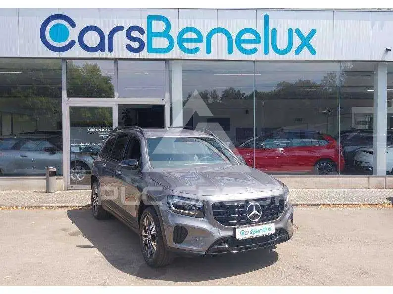 2025 Mercedes Benz GLB 180