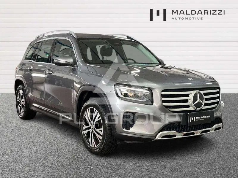 2025 Mercedes Benz GLB 180