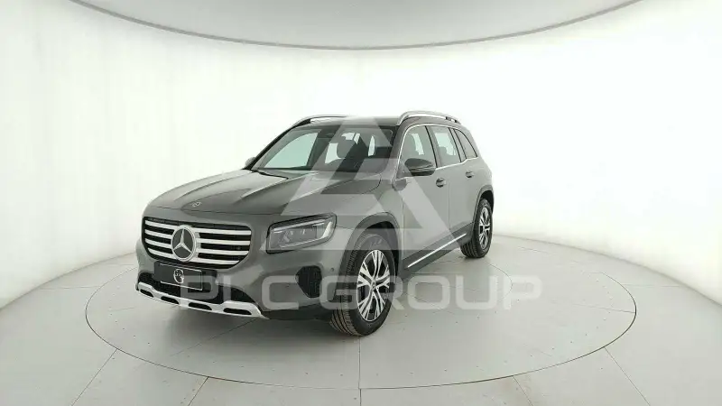 2025 Mercedes Benz GLB 180