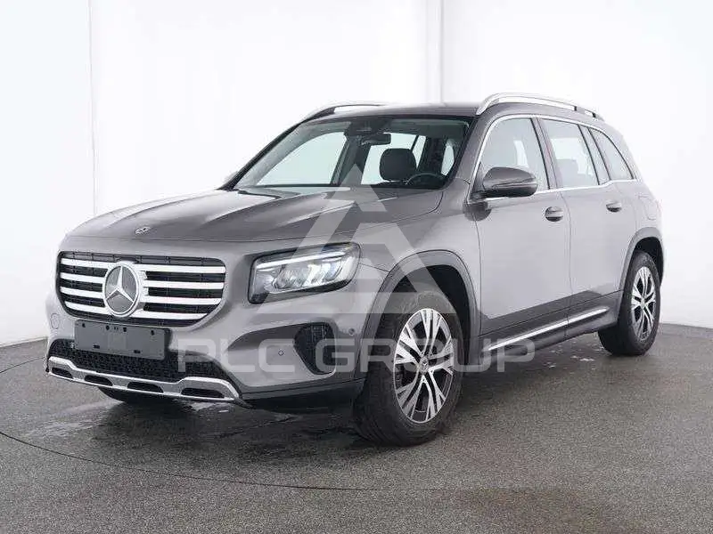 2025 Mercedes Benz GLB 180