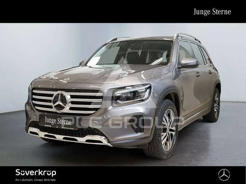 2025 Mercedes Benz GLB 180