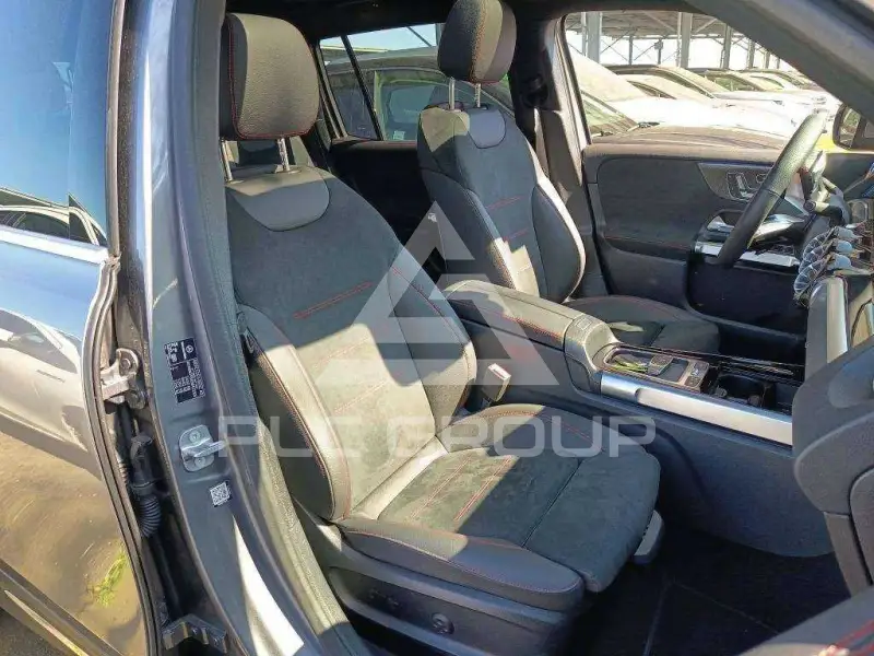 2025 Mercedes Benz GLB 220