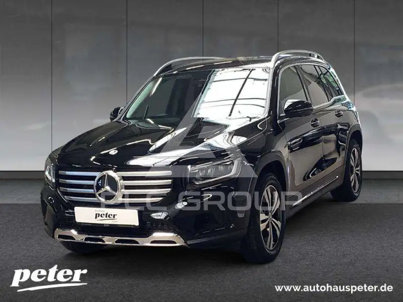 2025 Mercedes Benz GLB 220