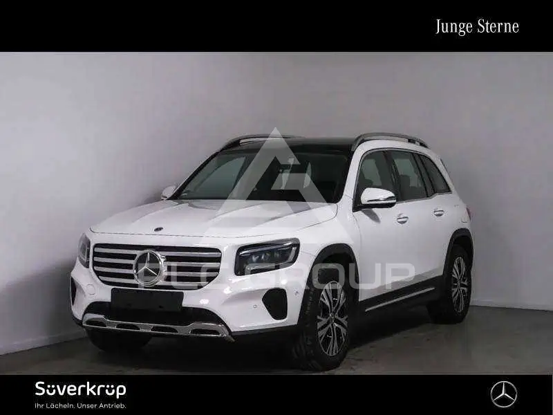 2025 Mercedes Benz GLB 220