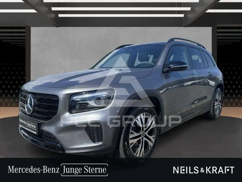 2025 Mercedes Benz GLB 220