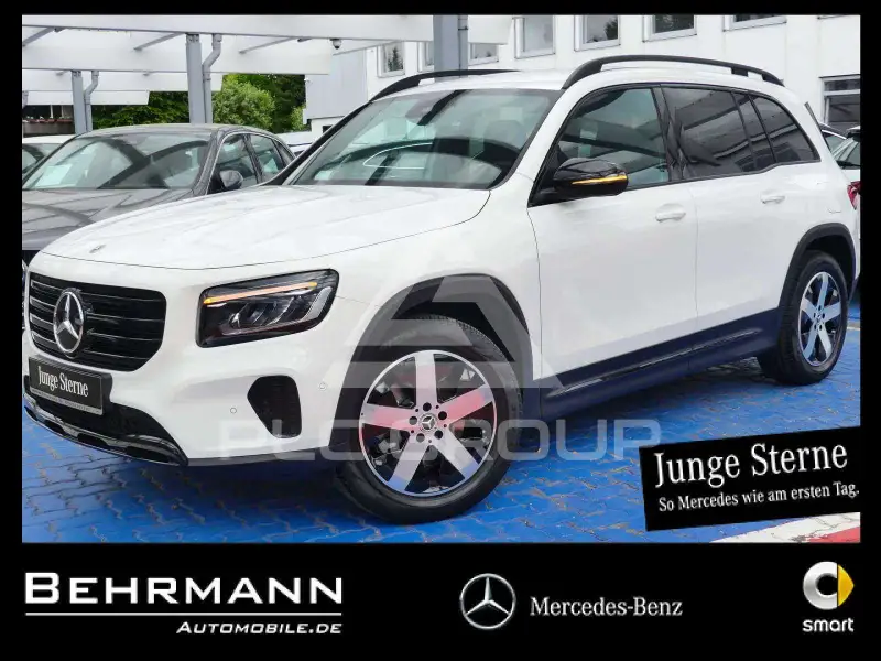 2025 Mercedes Benz GLB 220