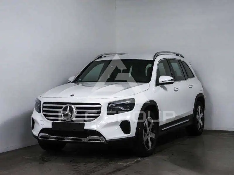 2025 Mercedes Benz GLB 220