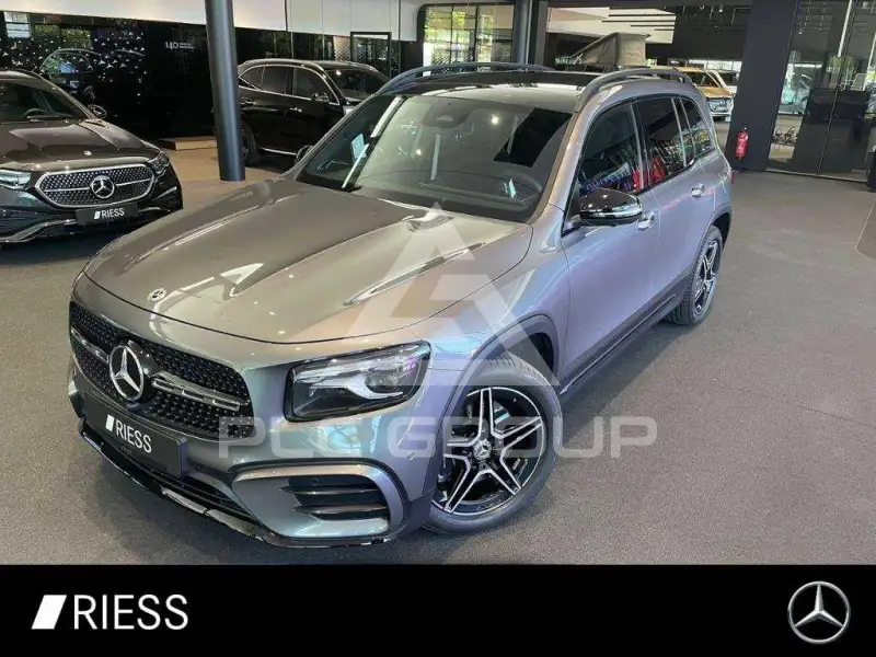2025 Mercedes Benz GLB 220