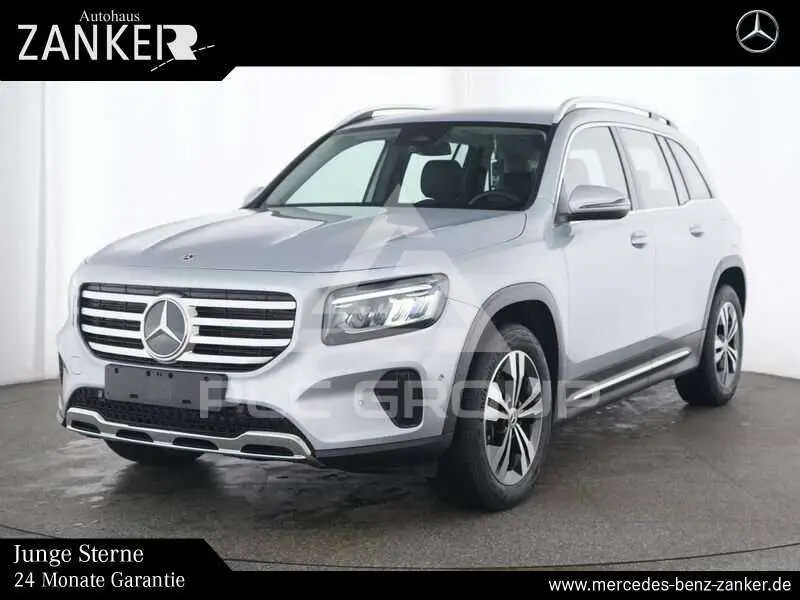 2025 Mercedes Benz GLB 220