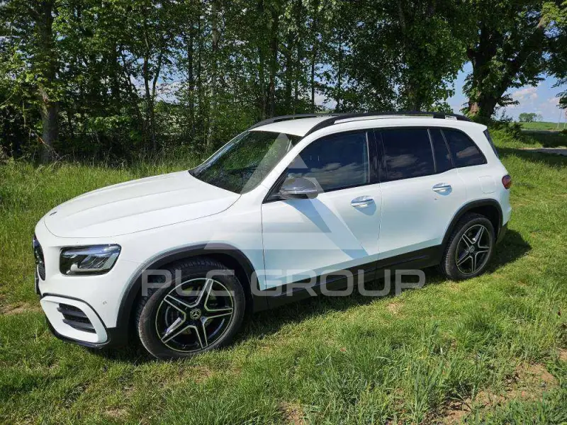 2025 Mercedes Benz GLB 220