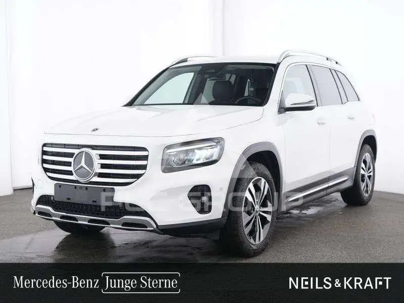 2025 Mercedes Benz GLB 220