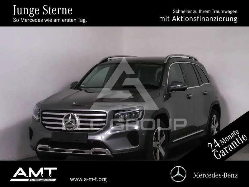 2025 Mercedes Benz GLB 220