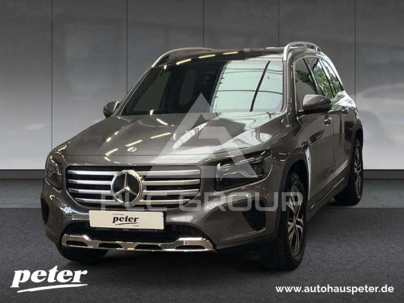 2025 Mercedes Benz GLB 220