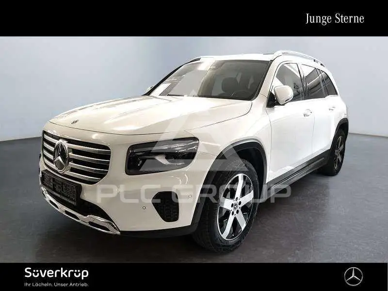 2025 Mercedes Benz GLB 220