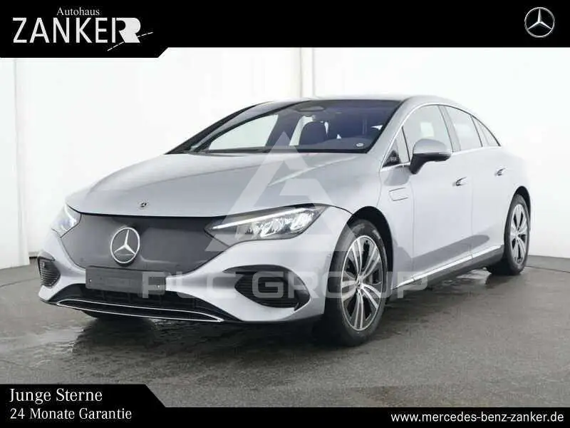 2025 Mercedes Benz EQE