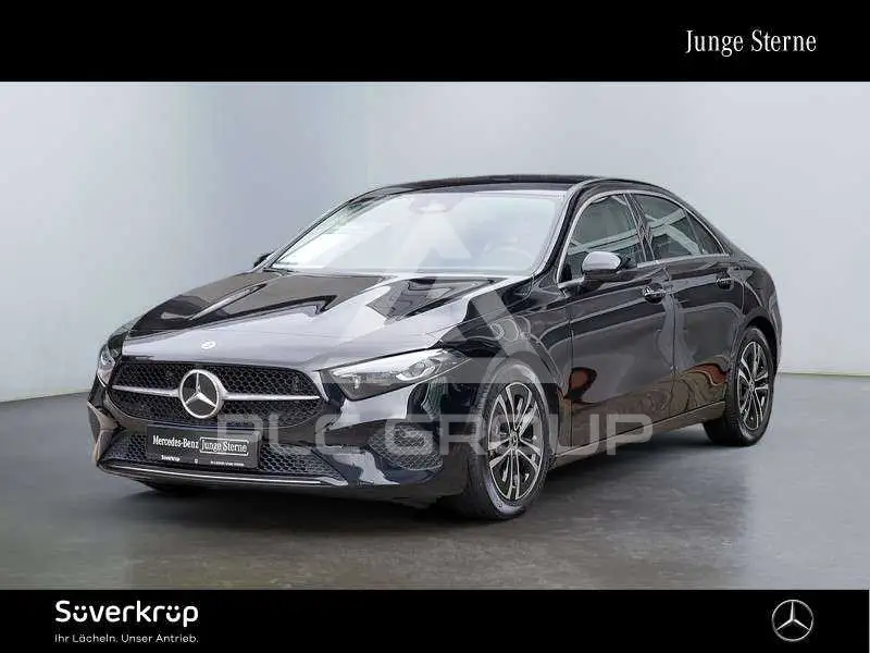 2025 Mercedes Benz A 220