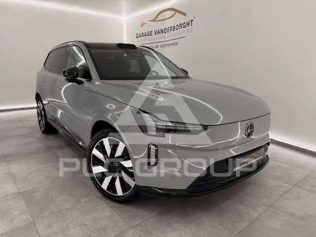 2025 Volvo EX 90