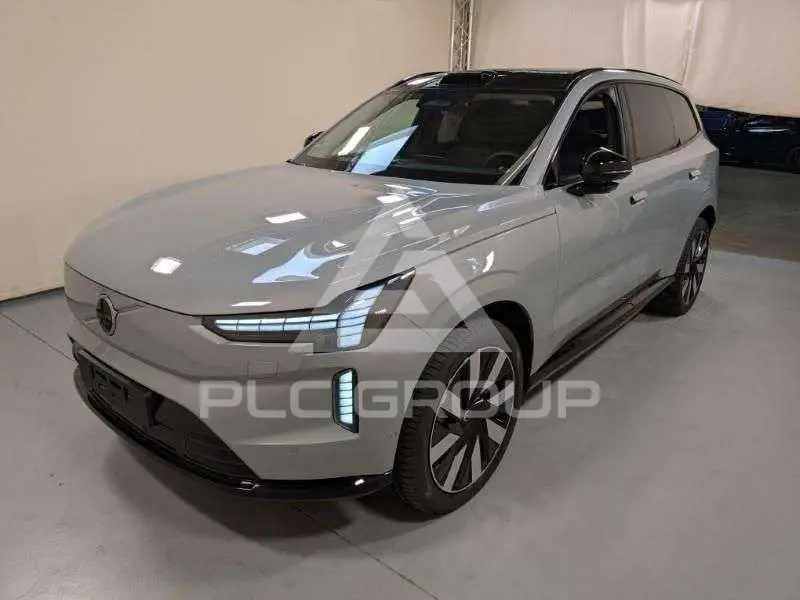 2025 Volvo EX 90