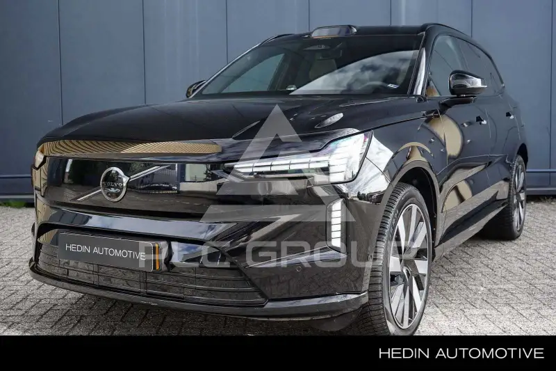 2025 Volvo EX 90