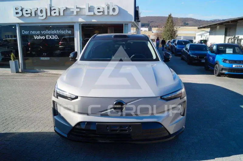 2025 Volvo EX 90