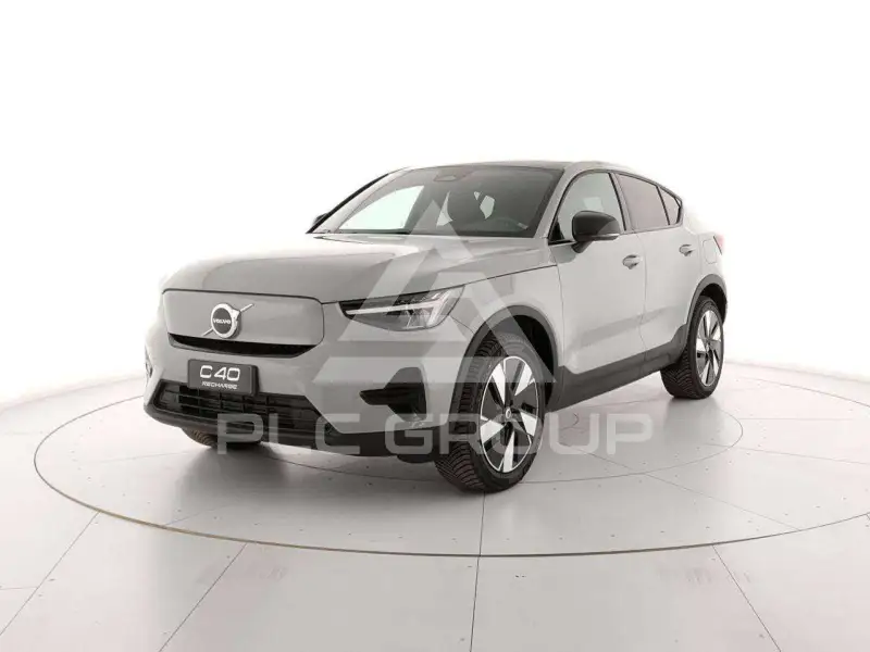 2025 Volvo EX 40
